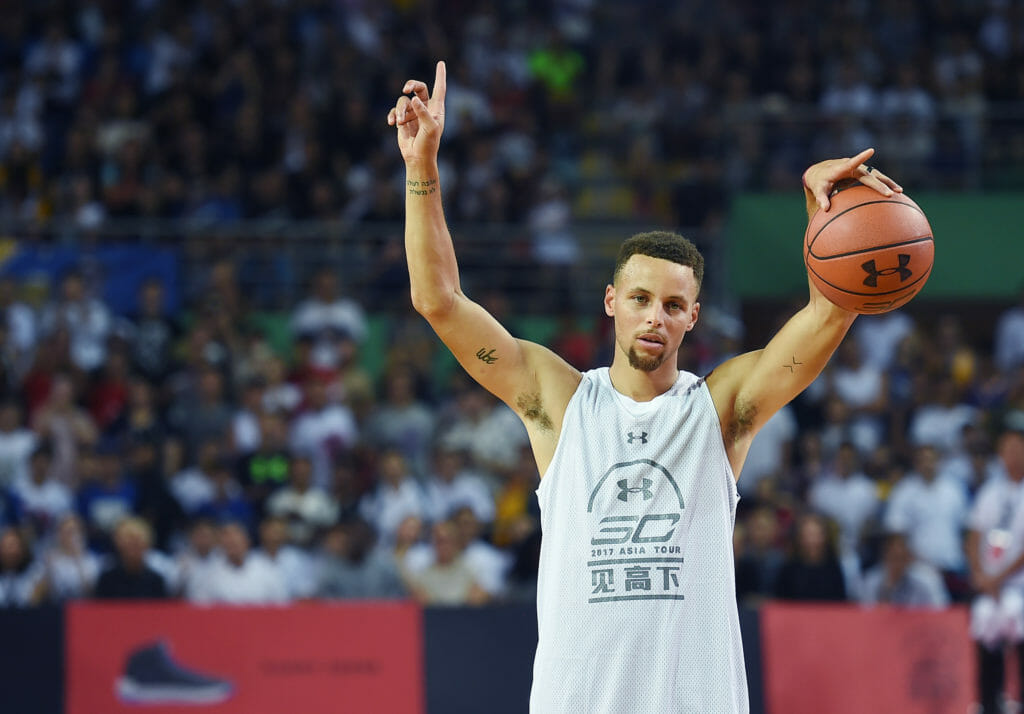 Stephen Curry shows off basketball skills on Asia tour in SW China's Chengdu