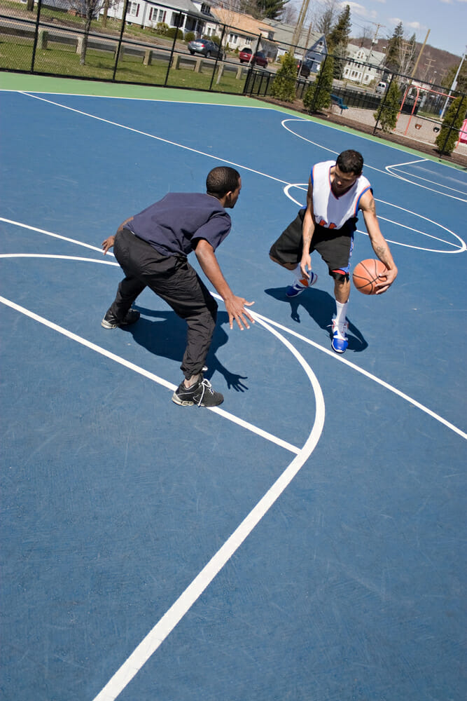 crossover dribble basketball