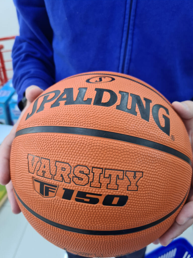 Spalding Varsity TF150 basketball
