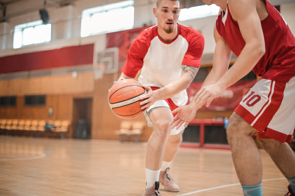 bounce pass in basketball